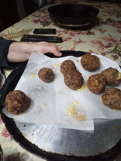 Una foto de Bombas de carne picada rellenas