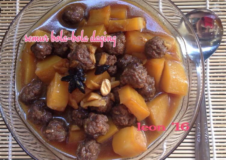Resep Semur bola bola daging yang Bikin Ngiler
