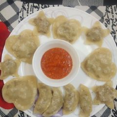 A picture of Steamedmomos.