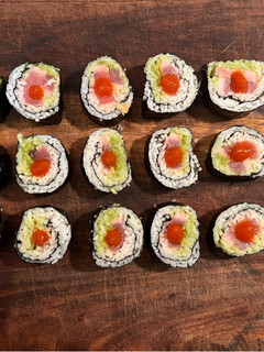 A picture of Spicy Tuna Sushi Roll.