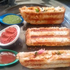 A picture of Paneer Peri peri sandwich.