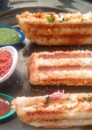 A picture of Paneer Peri peri sandwich.
