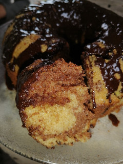 Una foto de Budín integral marmolada