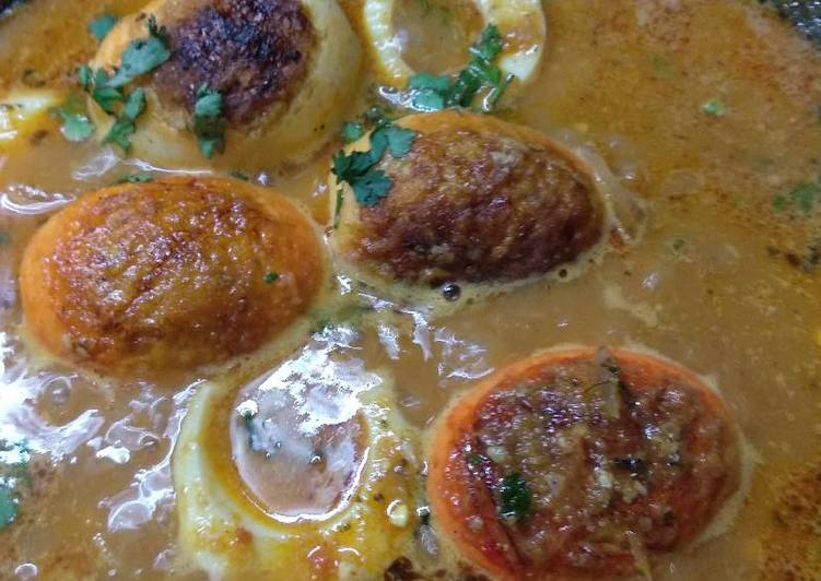 Step-by-Step Guide to Prepare Speedy Colorfull fried egg in gravy