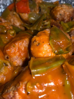 Una foto de 9. Albóndigas vegetarianas con salsa de tomate