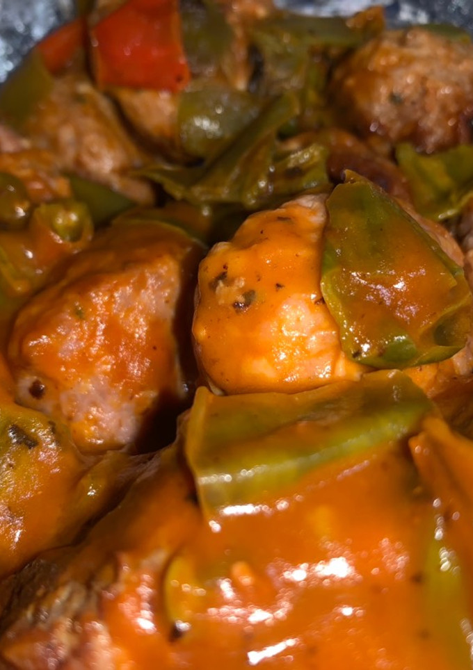 Una foto de 9. Albóndigas vegetarianas con salsa de tomate