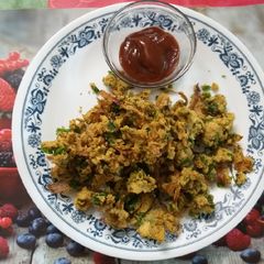 Cashew Palak onion pakoda A picture of Cashew Palak onion pakoda.