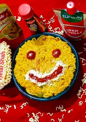 ચીઝી મેગી (Cheese Maggi Recipe In Gujarati) રેસીપી મુખ્ય ફોટો