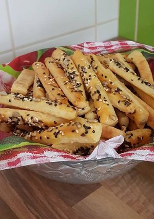 Ropogós sajtos rúd recept fotója
