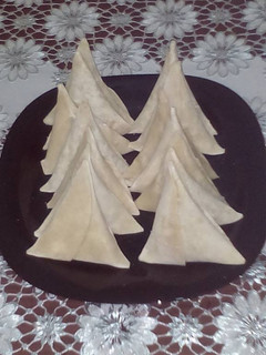 A picture of Samosa wraps/Samosa pockets/Samosa pastry.