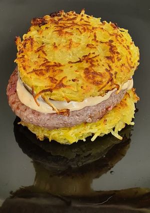 Une photo de Burger de pommes de terre au bleu