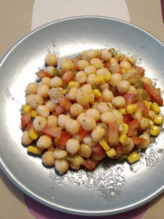 Una foto de Ensalada de Garbanzos