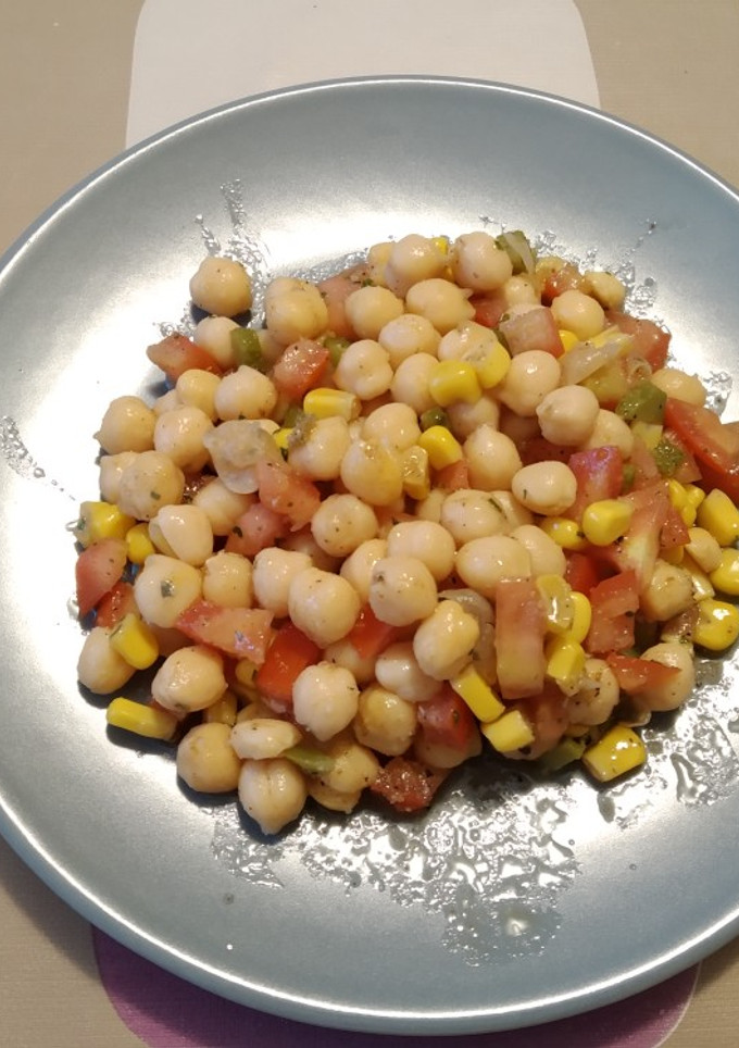 Una foto de Ensalada de Garbanzos