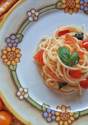 Foto di Spaghetti con Pomodoro crudo e Basilico