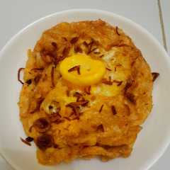 A picture of Telur CEDAR (ceplok dadar).