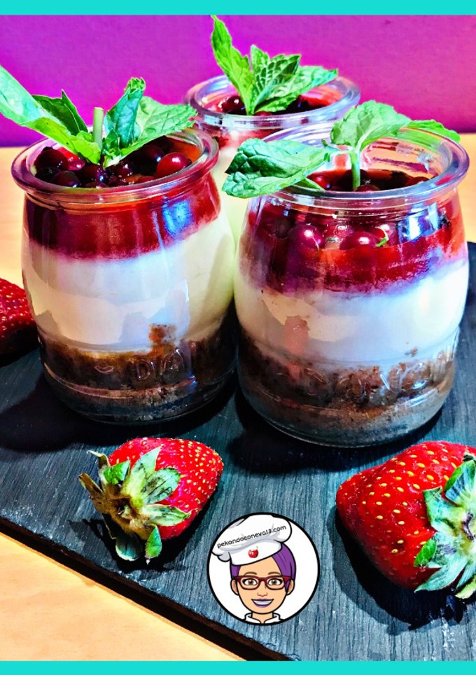 Una foto de Tarritos de mascarpone y fresas