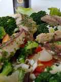 Ensalada tibia, brócoli, caballa, alubias