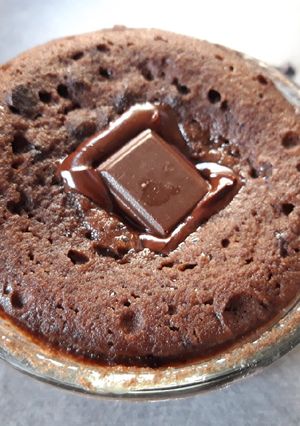 Une photo de Mugcake mi-cuit
