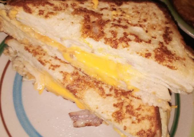 French Toast Omelette Sandwich