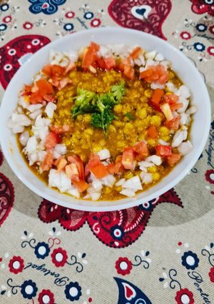 A picture of Bengal gram dal.