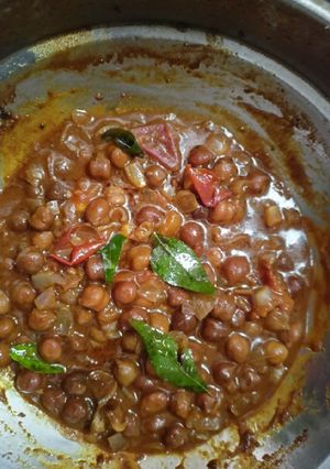 கடலை கறி(kadala curry recipe in tamil) செய்முறை முக்கிய புகைப்படம்