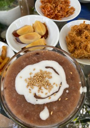 Hình của món Cháo đậu đỏ nước cốt dừa.
