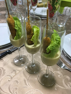Una foto de Ensalada César en copas 🥂 para aperitivo de final de año🎉