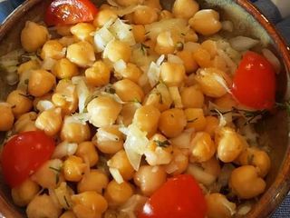 Salada de Bacalhau com Grão de Bico
