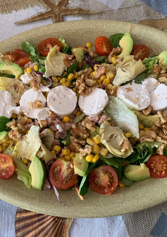 Una foto de Ensalada de queso de cabra