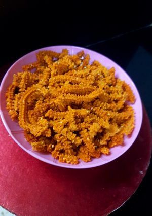 A picture of Jowar Chakli.