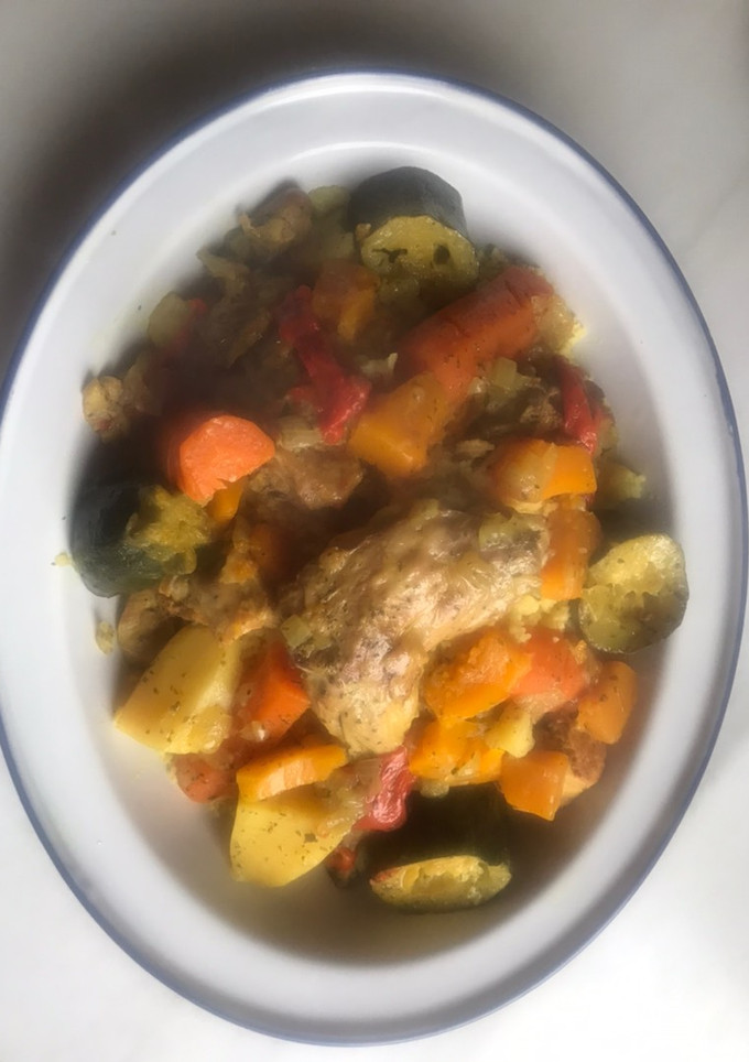 Una foto de Cuscús de conejo, con mucho vegetal
