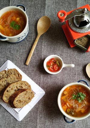 A picture of Zero-oil vegetable soup.