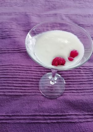Una foto de Cocktail Piña colada, sin alcohol 🍍🥥