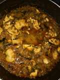 Green leafy chicken gravy