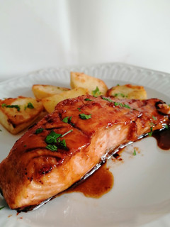 Una foto de Salmón laqueado