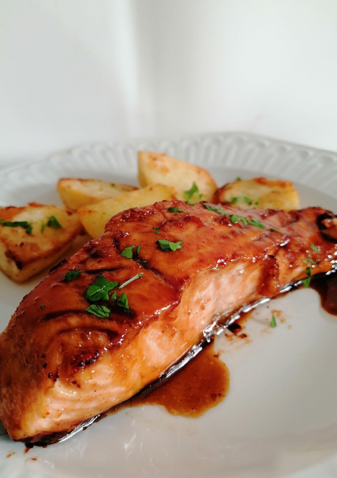 Una foto de Salmón laqueado