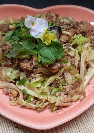Hình của món Bắp cải xào thịt.