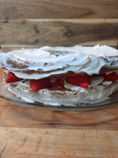 Foto de Bolo de Limão com Creme de Mascarpone e Morangos