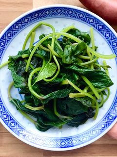 Hình của món 🌱 Rau Khoai Lang Luộc.