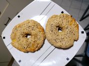 Una foto de bagels con harina de avena