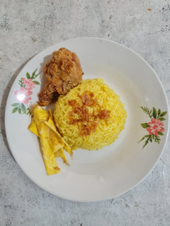 Foto resep Nasi Kuning Ayam Krispy