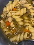 Sopa de Massa com Frango e Legumes