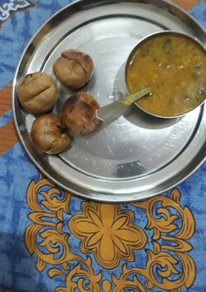 दाल बाटी (dal bati recipe in Hindi) रेसिपी मुख्य फोटो