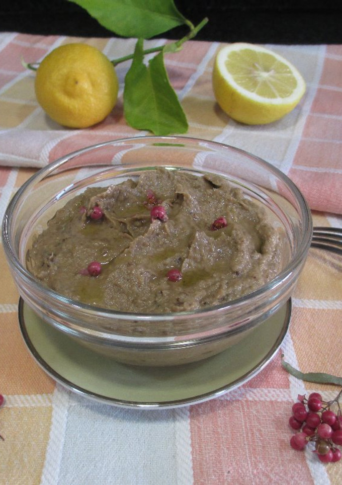 Una foto de Paté de sardinas con berenjenas asadas