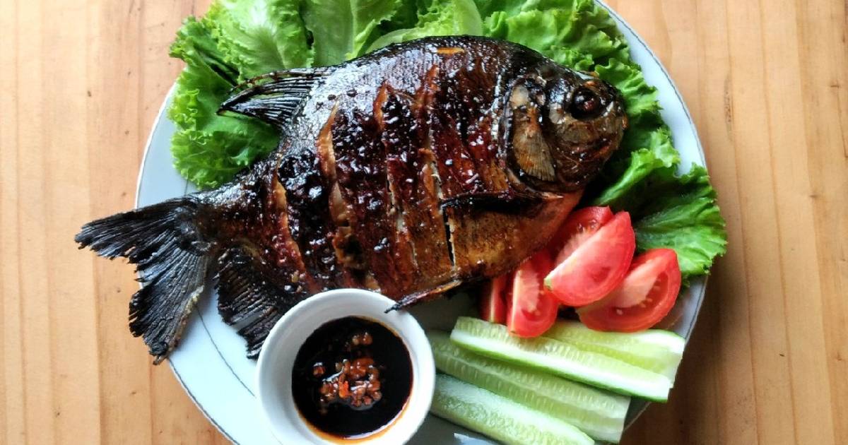 Resep Ikan Bawal Bakar Madu oleh Ria Mamanya Tata Cookpad