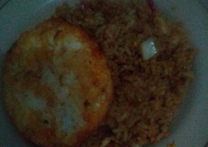 Sarapan Nasgor simple..iris-iris cemplung-cemplung ala ala akuuu