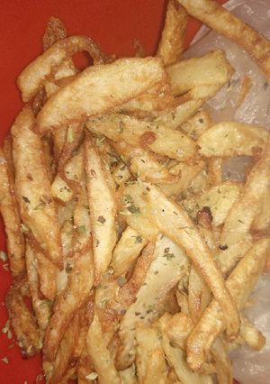 Una foto de Papas fritas bien crocantes 😎😋