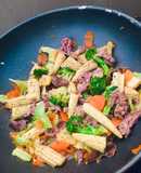 Bò xào bắp non thập cẩm