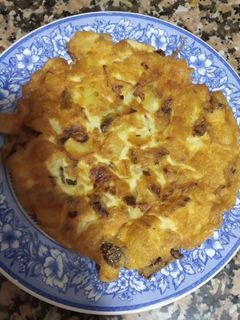 Una foto de ~Tortilla de patatas con pimiento verde~
