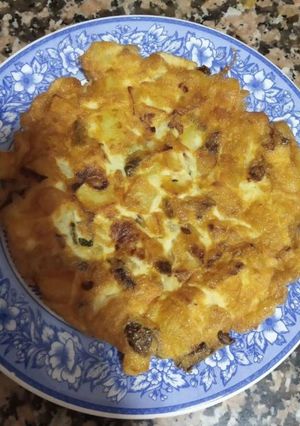 Una foto de ~Tortilla de patatas con pimiento verde~